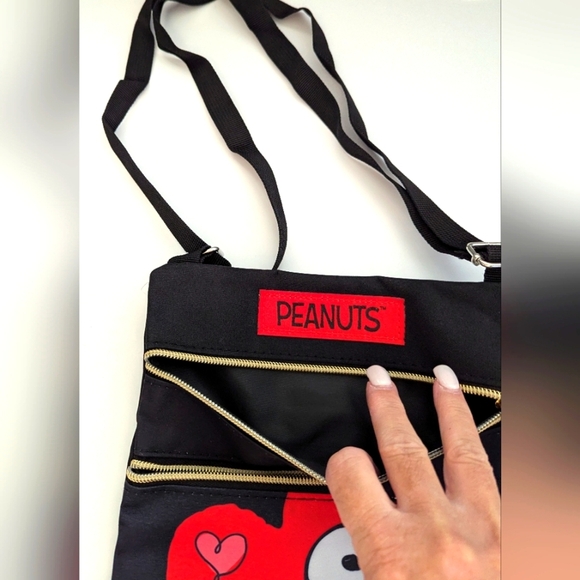 NWT Peanuts Snoopy Kids/Girls/Teens Crossbody Bag/Purse - Picture 9 of 15